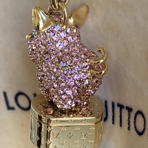 Louis Vuitton Vuittonite Pig Necklace - Picture 5 of 9